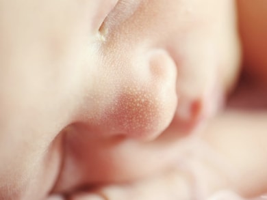 Ingrijirea pielii sensibile – ghid pentru mamici